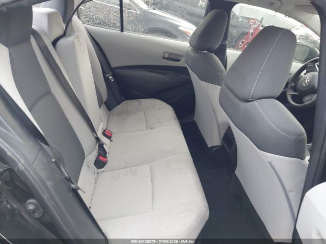 Toyota Corolla Hybrid Le Image 13