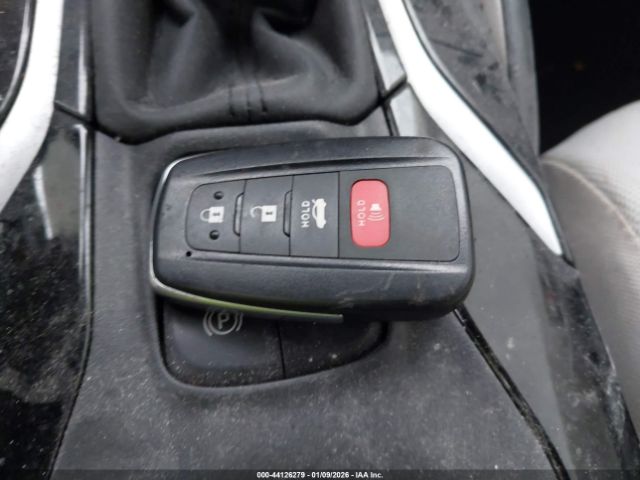 Toyota Corolla Hybrid Le Image 4