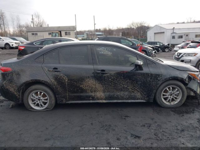 Toyota Corolla Hybrid Le Image 12