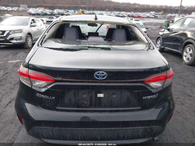 Toyota Corolla Hybrid Le Image 10