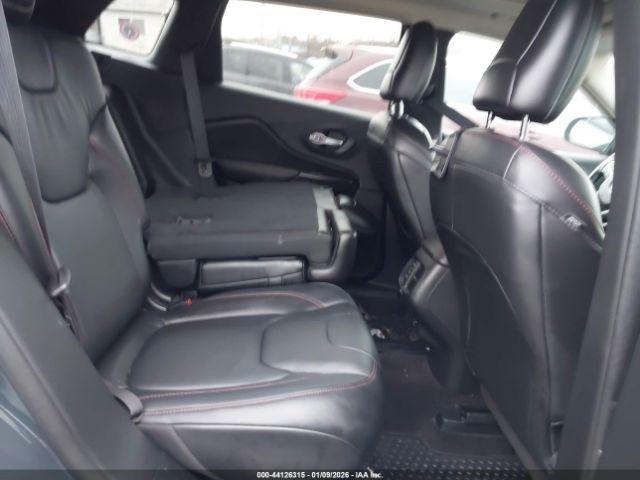 Jeep Cherokee Trailhawk Image 14