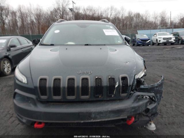 Jeep Cherokee Trailhawk Image 6
