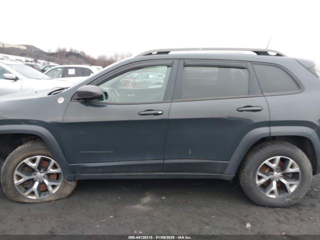 Jeep Cherokee Trailhawk Image 9