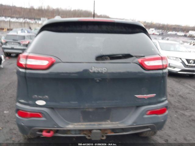 Jeep Cherokee Trailhawk Image 10
