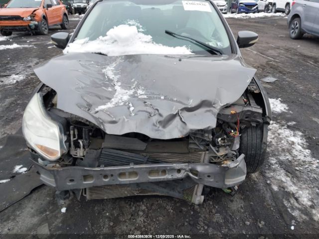 Ford Focus Se Image 8