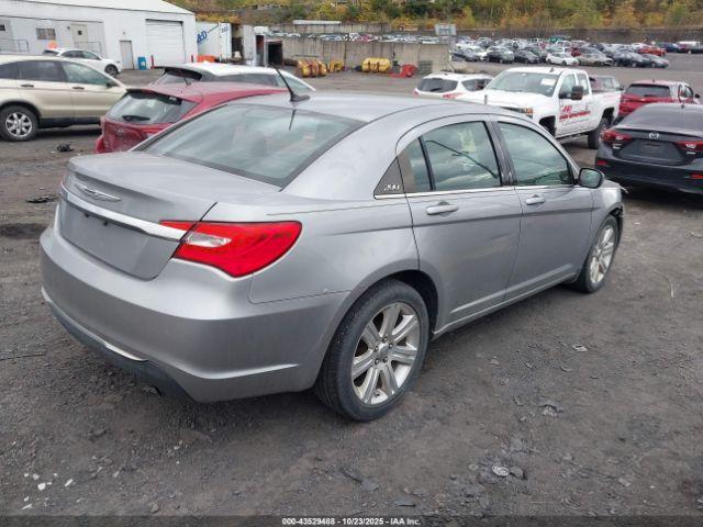Chrysler 200 Lx Image 8