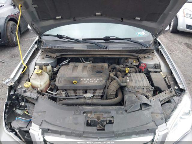 Chrysler 200 Lx Image 6