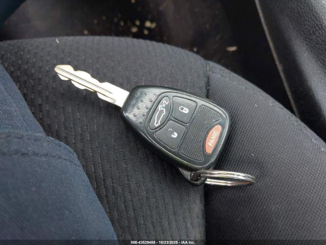 Chrysler 200 Lx Image 16