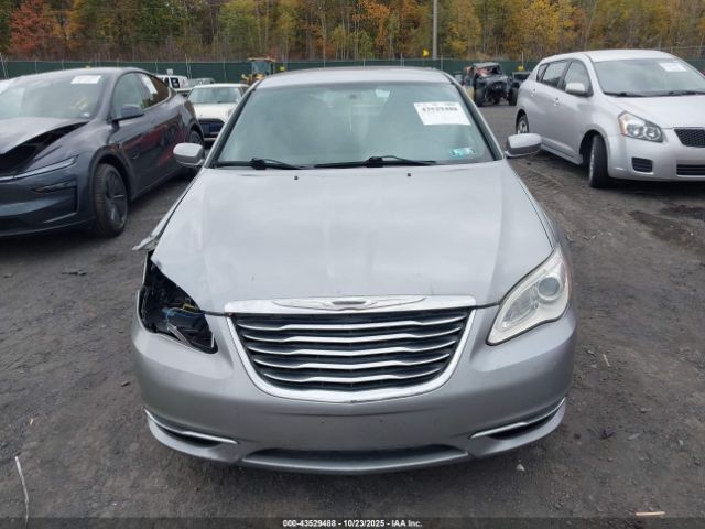 Chrysler 200 Lx Image 2