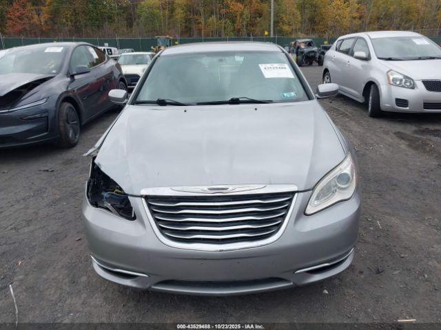 Chrysler 200 Lx Image 2