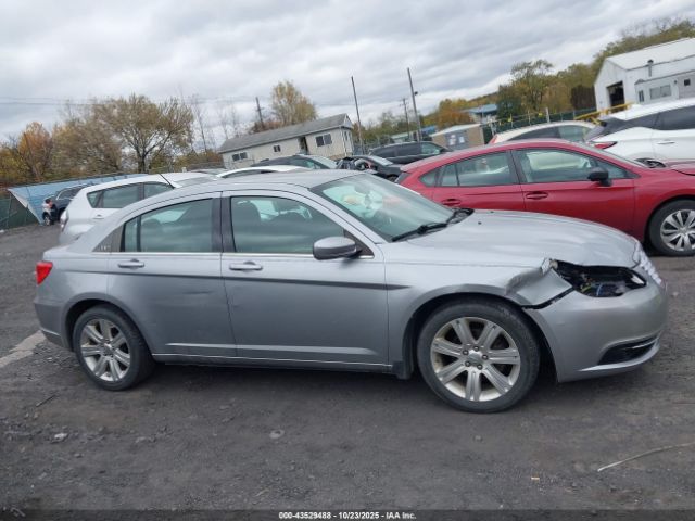 Chrysler 200 Lx Image 3