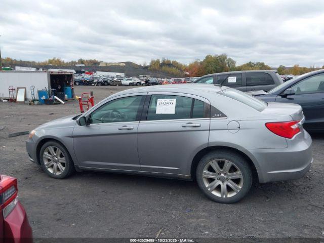 Chrysler 200 Lx Image 14