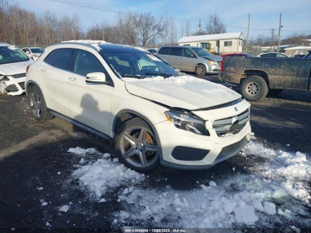  Salvage Mercedes-Benz GLA