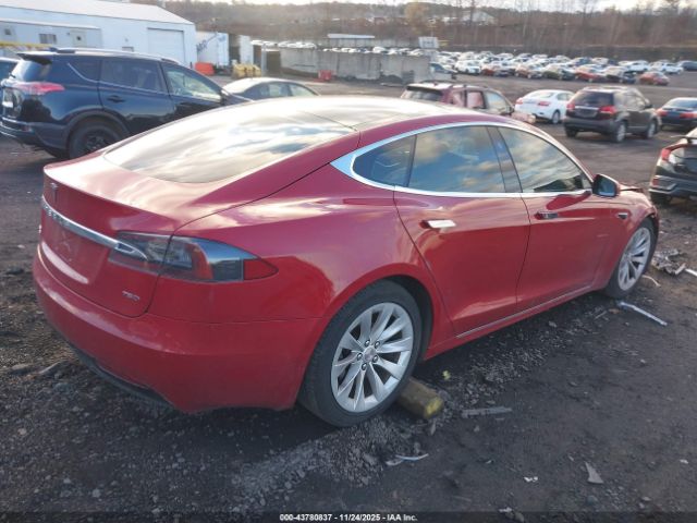 Tesla Model S Image 16
