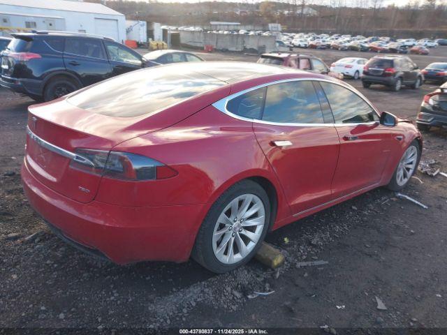 Tesla Model S Image 16