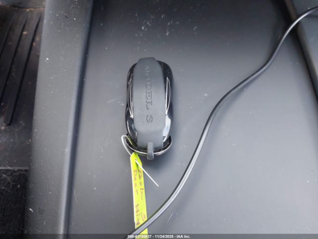 Tesla Model S Image 13