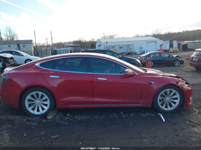 Tesla Model S Image 2