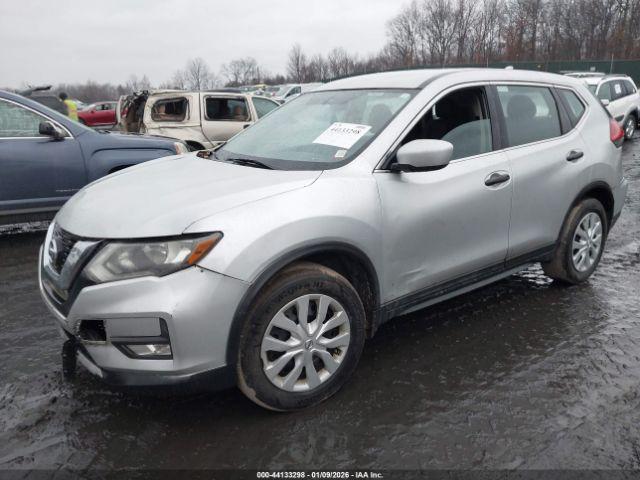 Nissan Rogue S Image 2